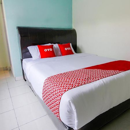 Oyo 3493 Nami House Hotel Medan Ngoại thất bức ảnh