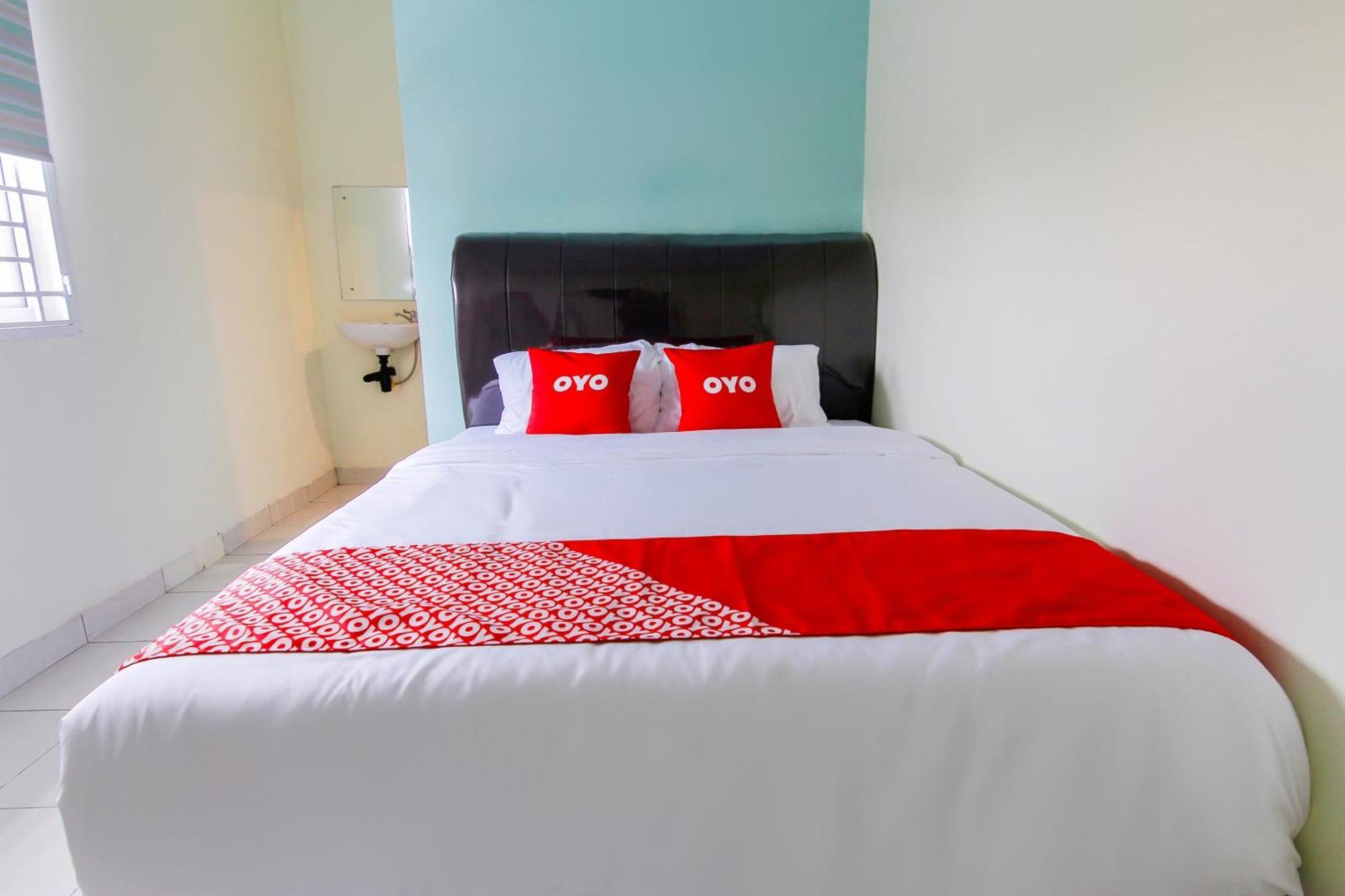 Oyo 3493 Nami House Hotel Medan Ngoại thất bức ảnh
