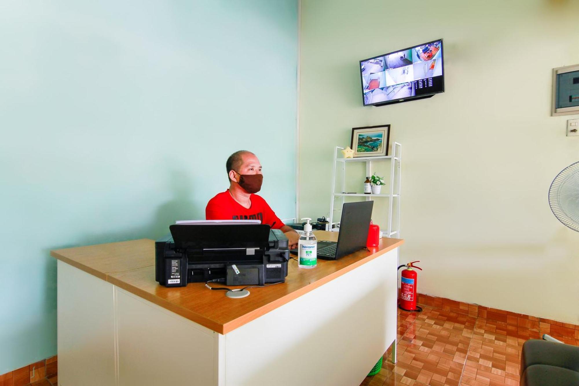 Oyo 3493 Nami House Hotel Medan Ngoại thất bức ảnh